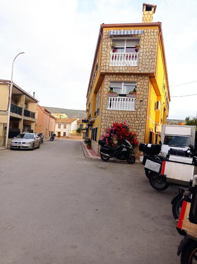 Hostal Cañamares Eksteriør bilde